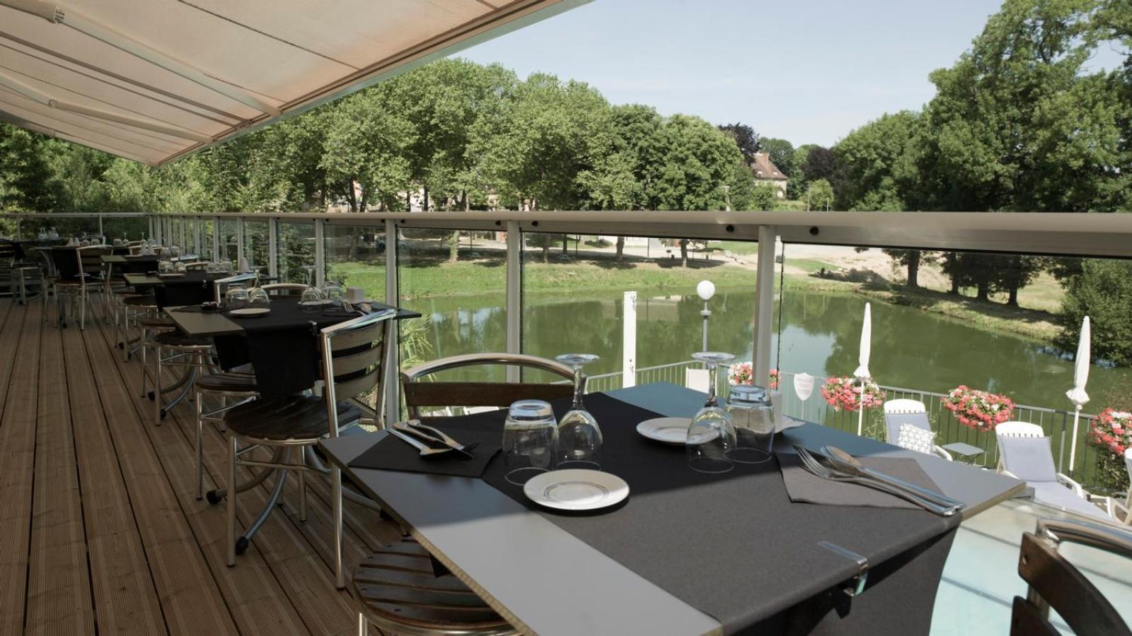 Logis Hotel Auberge De L'Etang Magnac-Bourg Екстериор снимка