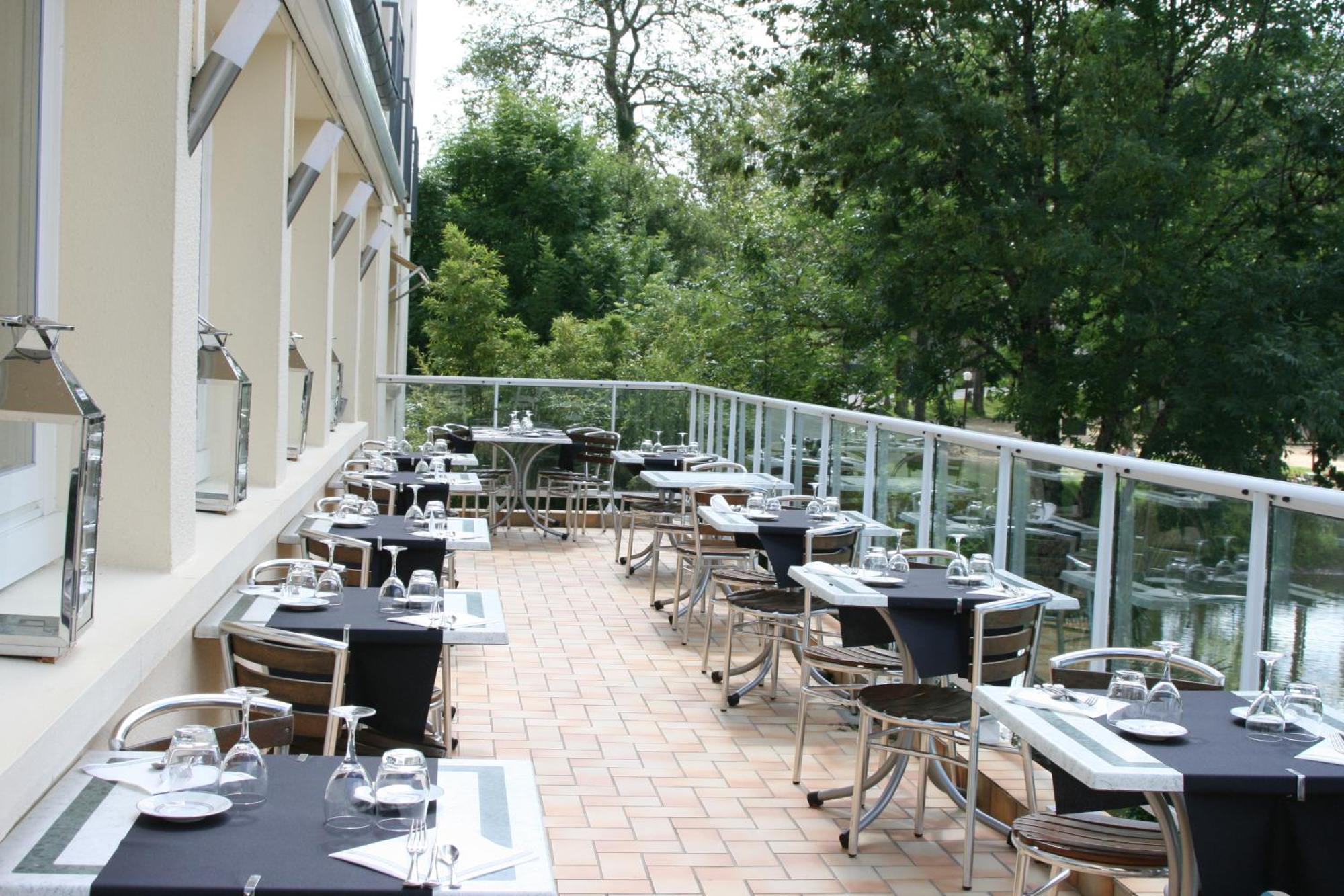 Logis Hotel Auberge De L'Etang Magnac-Bourg Екстериор снимка